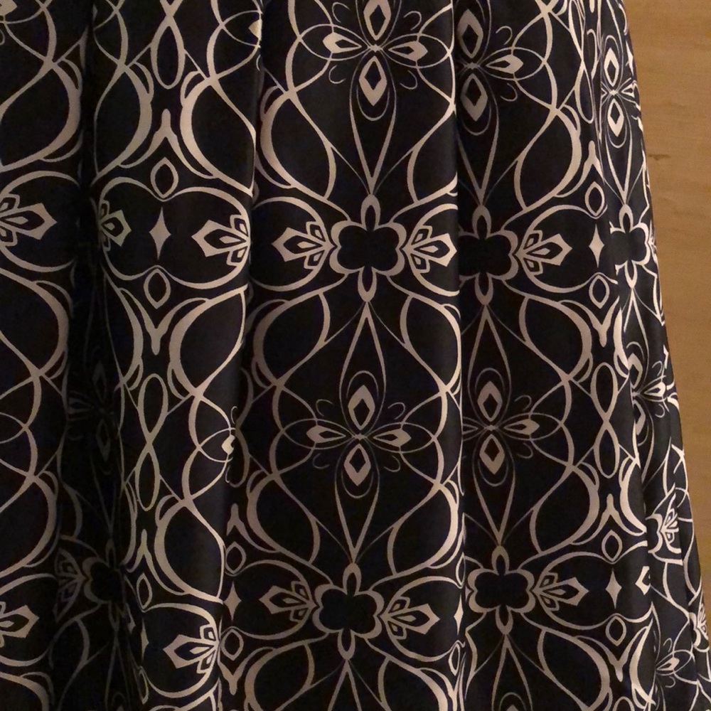 Skirt - Picture 2 of 7
